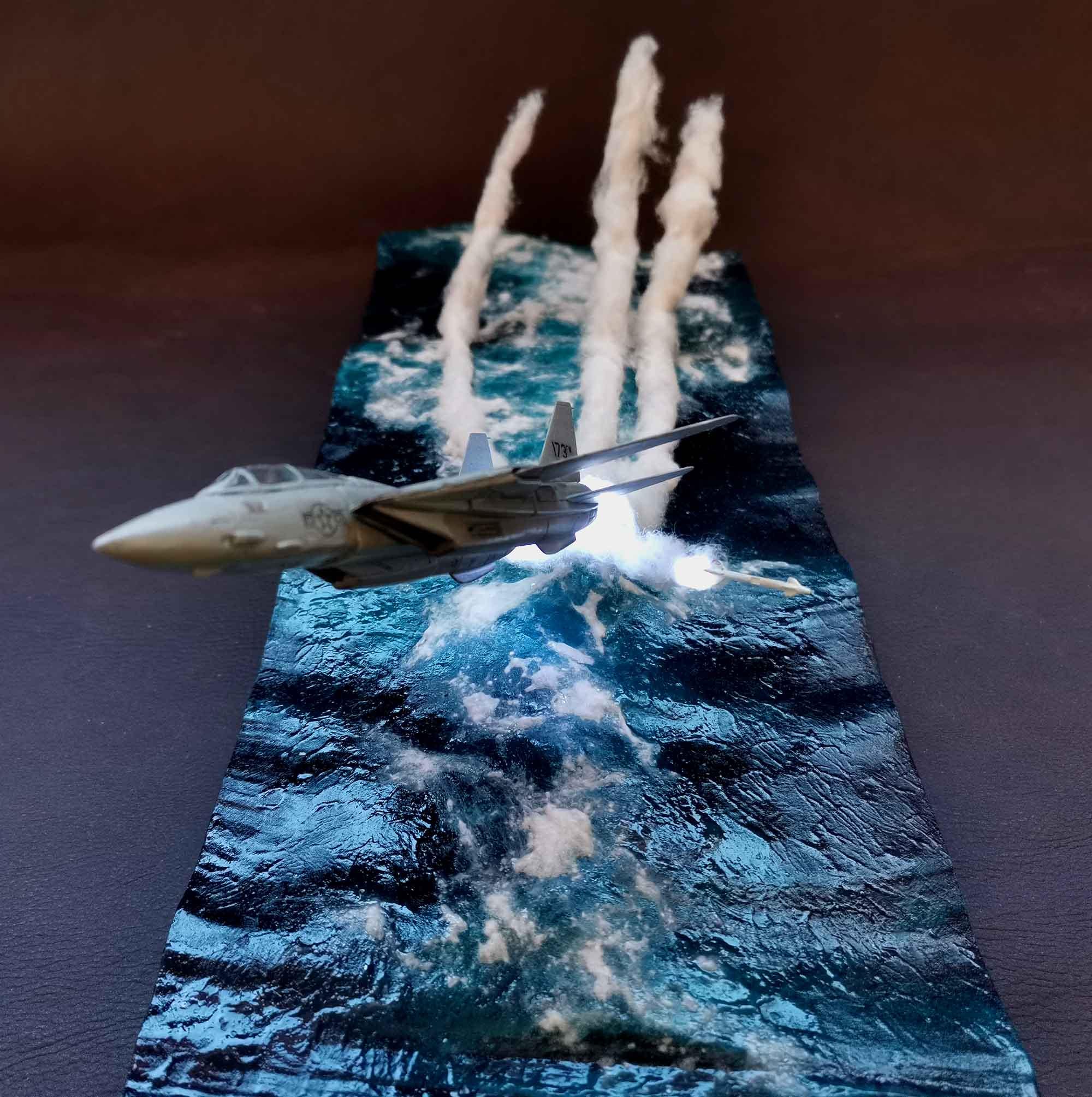 Diorama F 14A Tomcat ataque misil. Escala 1:144 - Imagen 2